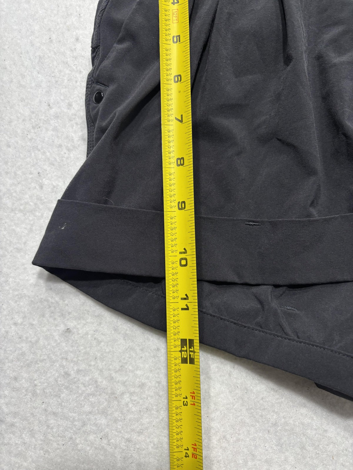 Lululemon Shorts Womens 4 Black 4" Inseam Drawstring Cuffed Athletic Casual