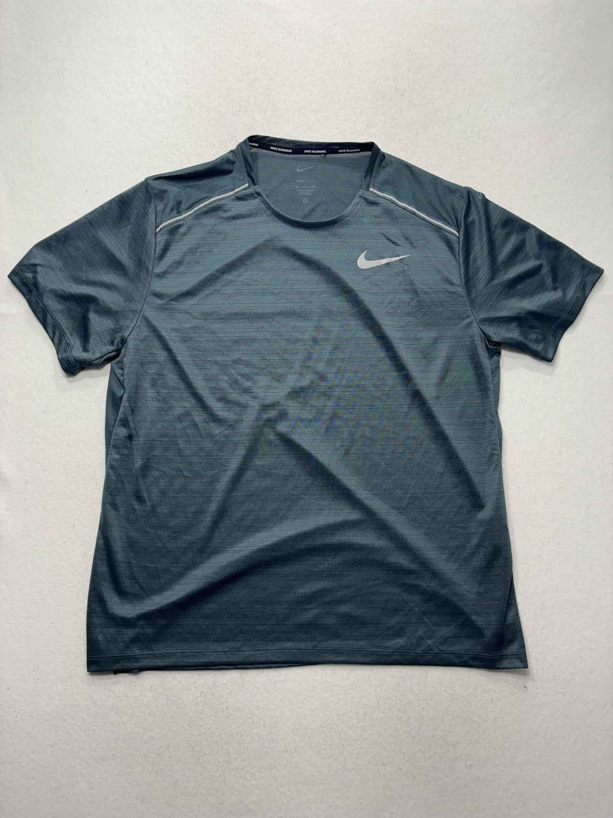 Nike Dri-FIT Running Shirt Mens XL Green Short Sleeve Reflective Tee AJ7565-328