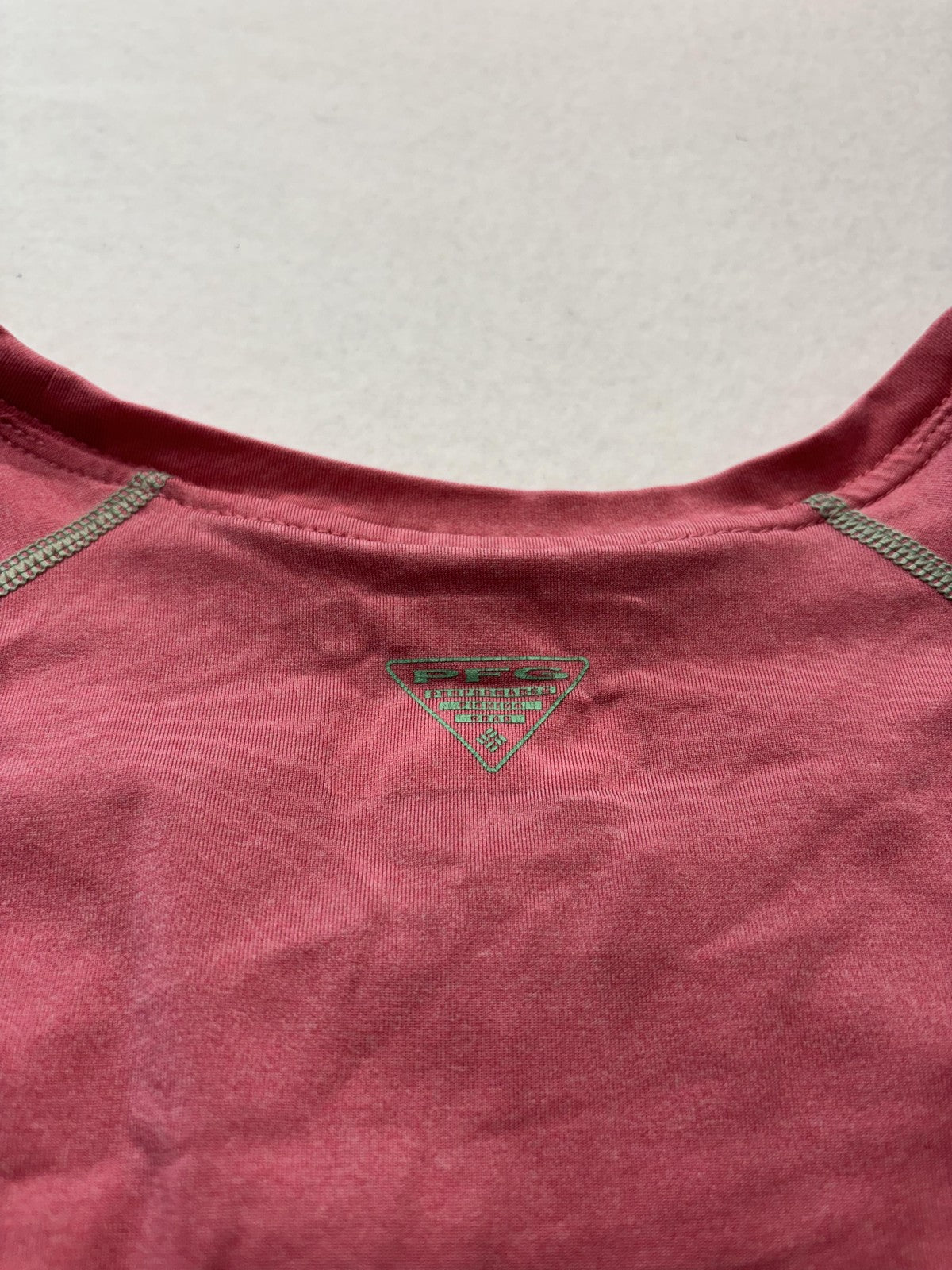 Columbia PFG Omni-Shade Shirt Womens M Pink Crew Neck Long Sleeve Sun Protection