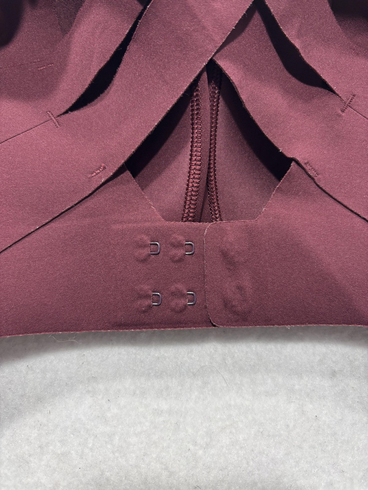 Lululemon Enlite Sports Bra Womens 34D Red High Support Crossback Zip Running