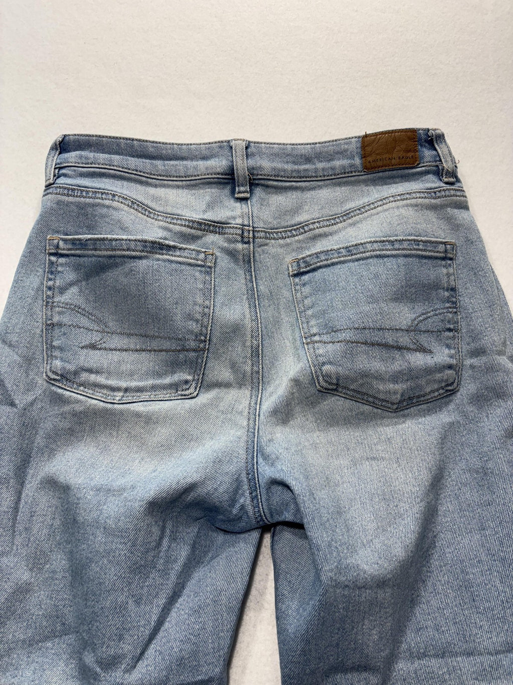 American Eagle Mom Straight Jeans Womens 6 Blue High Rise Distressed 28x28