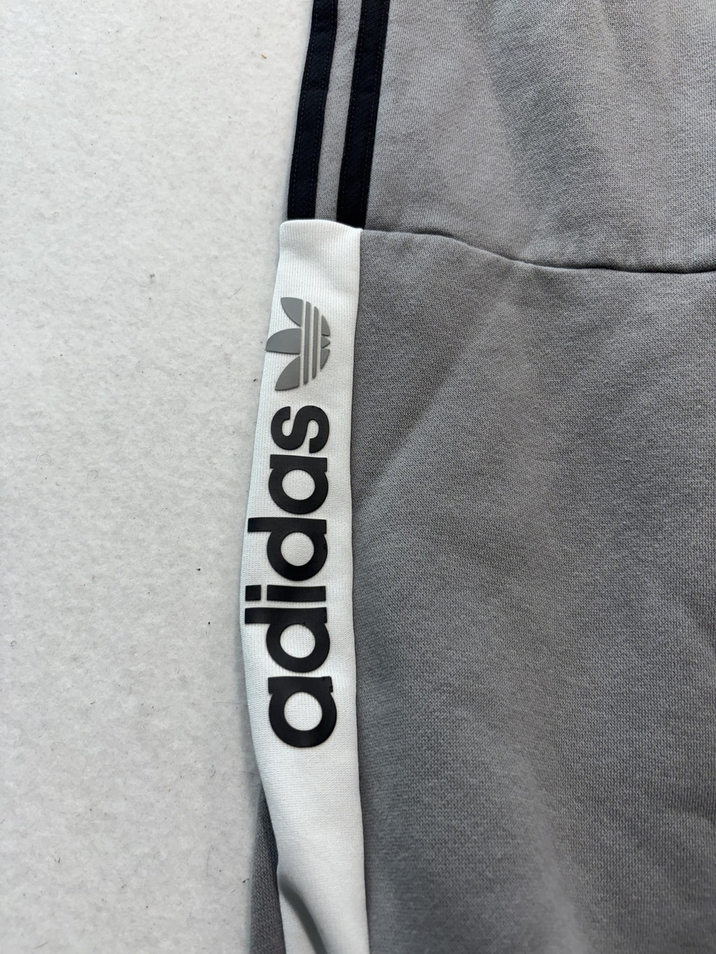 Adidas ZX Sweatpants Mens Medium Gray Fleece Elastic Waist Side Stripe Cuffed