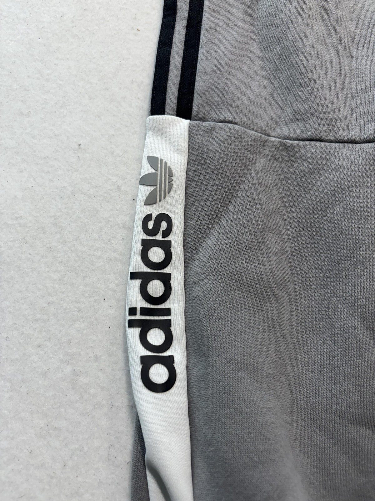 Adidas ZX Sweatpants Mens Medium Gray Fleece Elastic Waist Side Stripe Cuffed