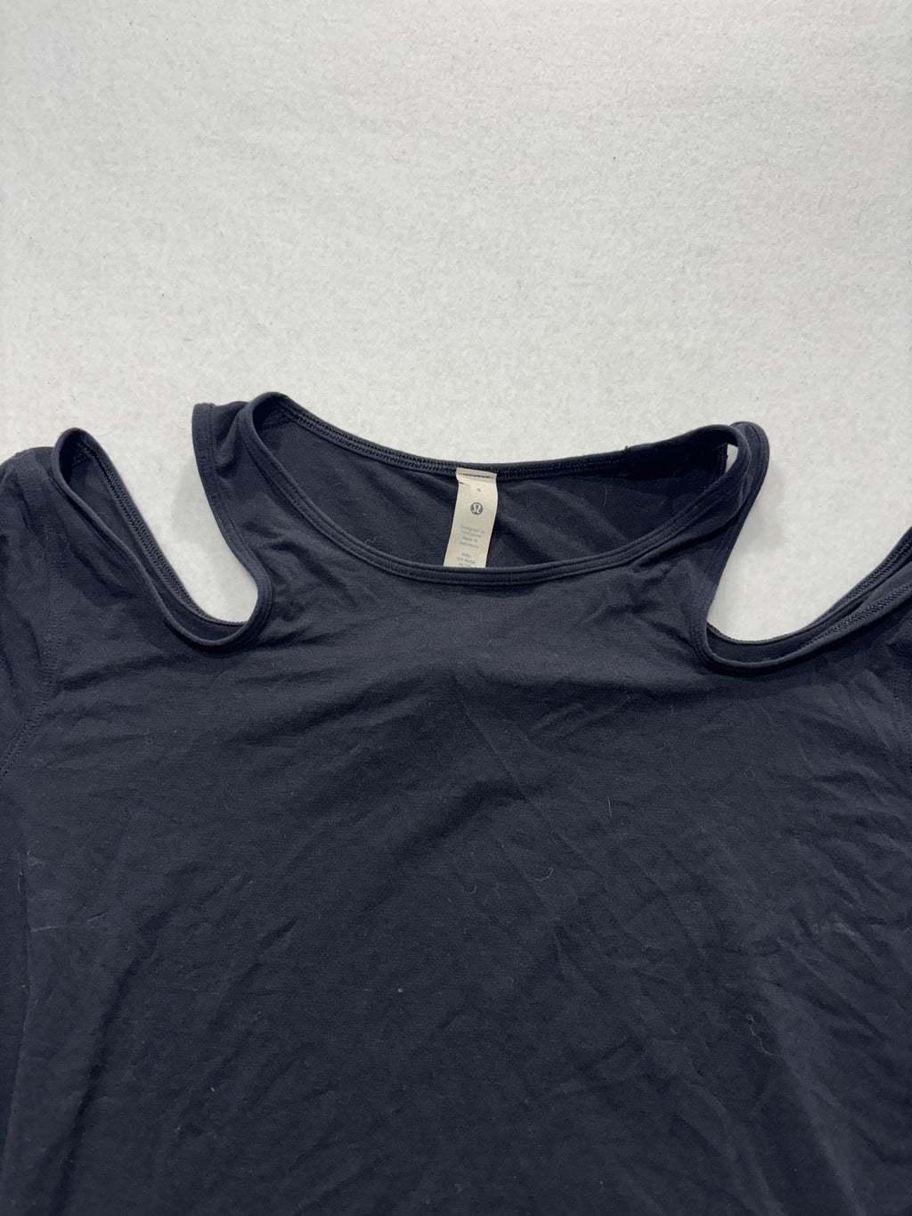 Lululemon Shirt Womens 4 Black Cold Shoulder Crew Neck Cropped Stretch Tee Top