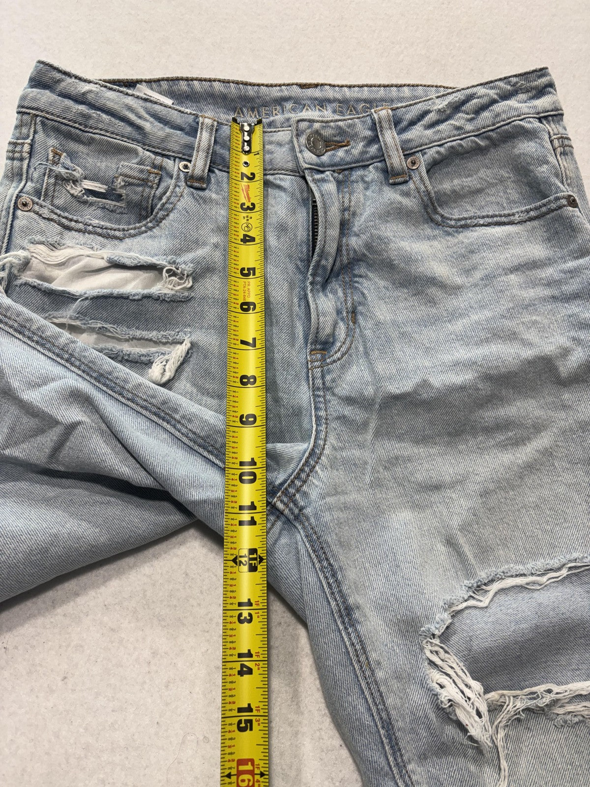 American Eagle Mom Jeans Womens 8 Blue Light Wash High Rise Distressed 30x28