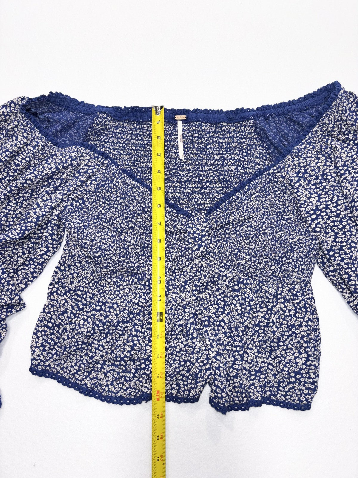 Free People Blouse Womens Large Blue Floral Off Shoulder Smocked Crop Top Boho