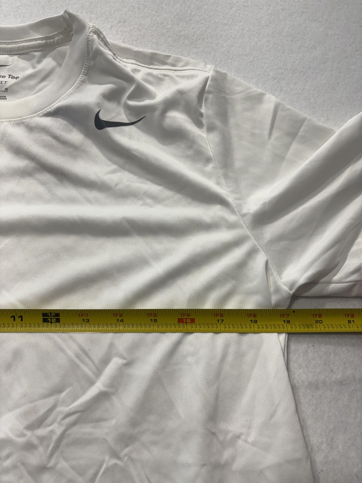 Nike Dri-FIT Shirt Mens Medium White The Nike Tee Training Graphic Logo Athletic