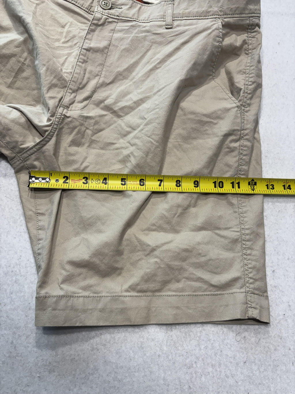 Dockers Chino Shorts Mens 38 Beige 8" Inseam Flex Comfort Stretch S96711