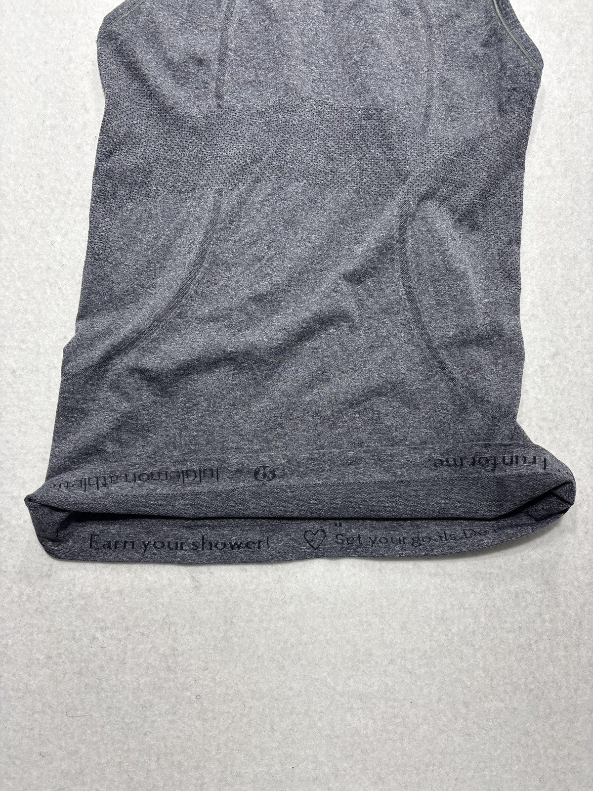 Lululemon Swiftly Tech Tank Womens 6 Gray Crew Neck Racerback Knit Athletic Top