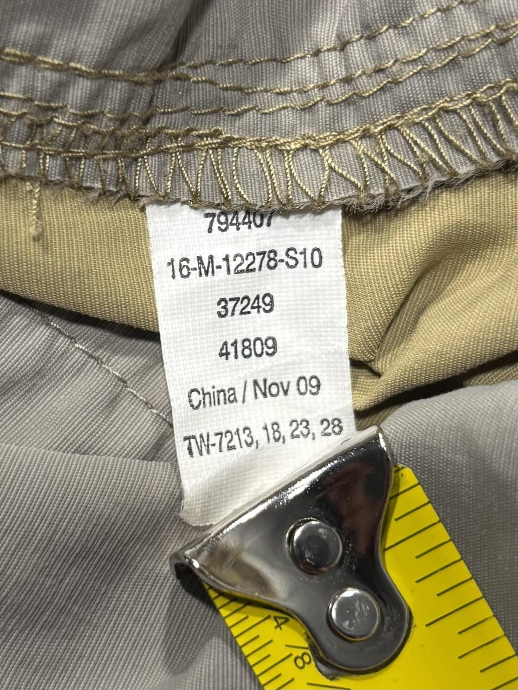 REI Convertible Cargo Pants Mens Medium Beige Nylon Elastic Waist UPF 50 Hiking