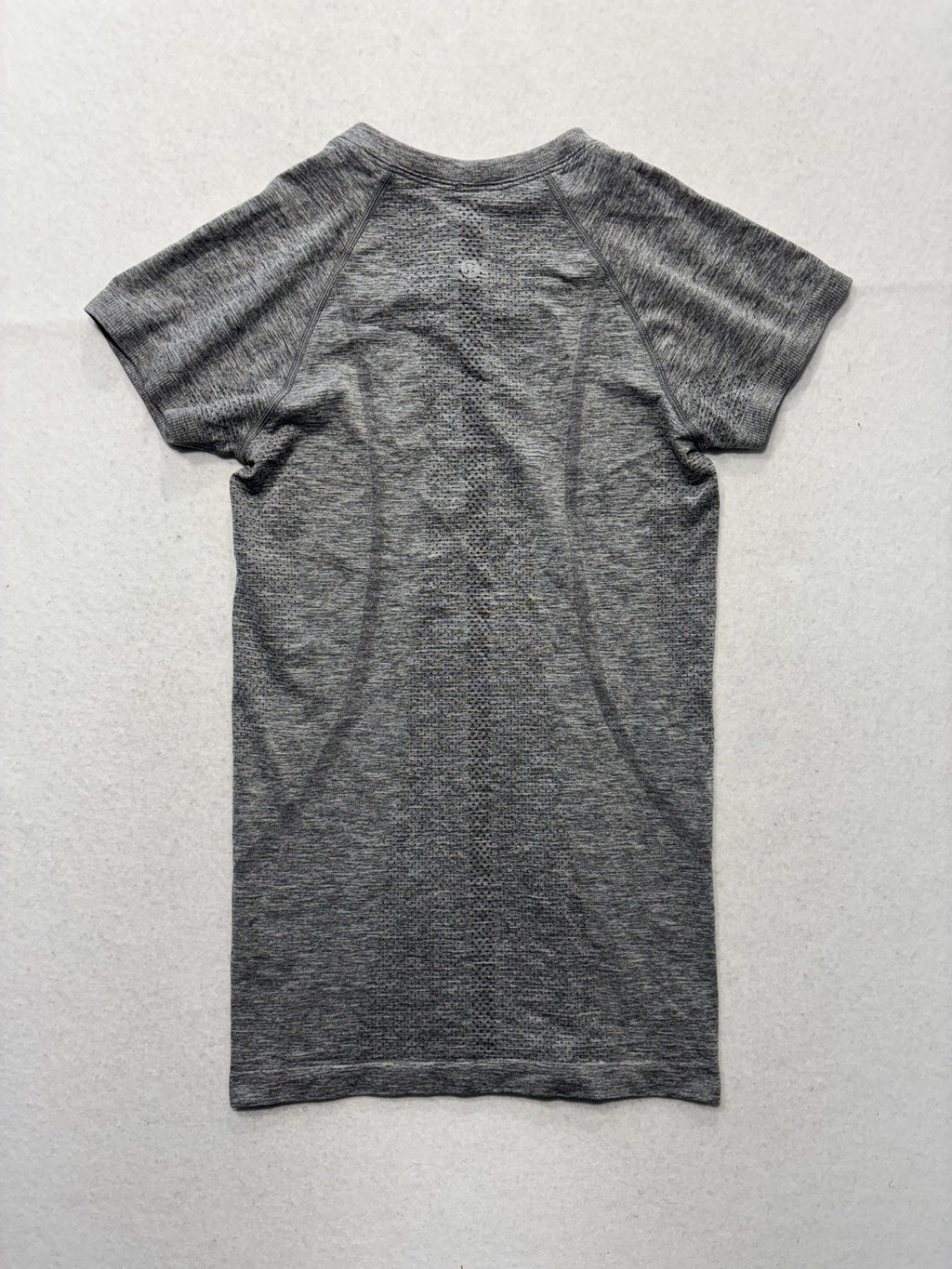 Lululemon Swiftly Tech Shirt Womens 4 Gray Crew Neck Short Sleeve Running Top