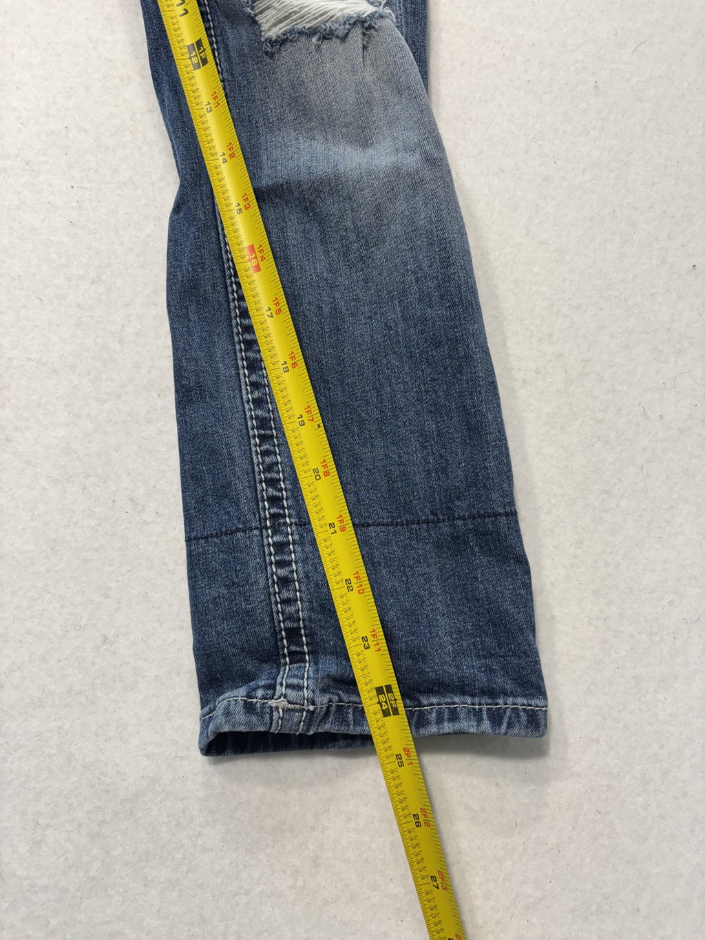 Miss Me Jeans Womens 26 Blue Medium Wash Mid Rise Capri Distressed Embroidered