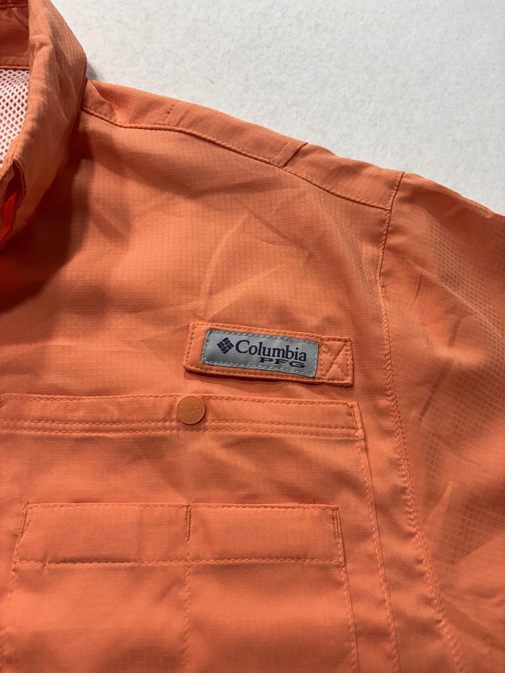 Columbia PFG Omni-Shade Shirt Mens Small Orange Short Sleeve Fishing Button Up
