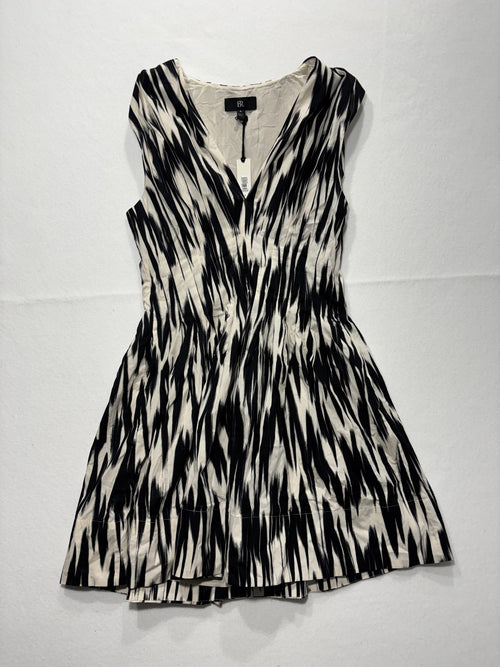 Banana Republic Dress Womens 8 Black White Abstract V Neck Sleeveless Fit Flare