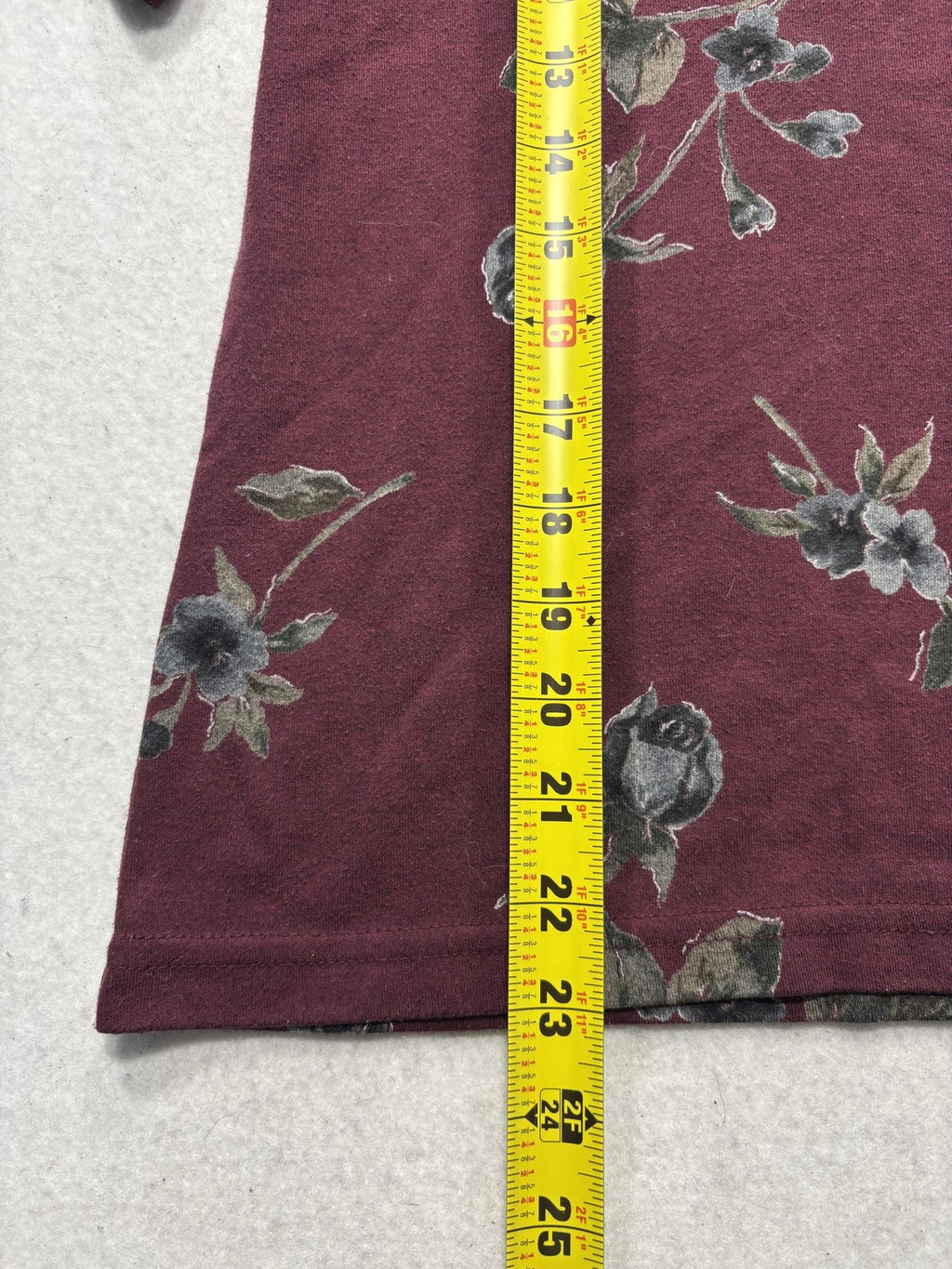 Jaclyn Smith Shirt Womens Large Red Floral Crew Neck Short Sleeve Tee Casual