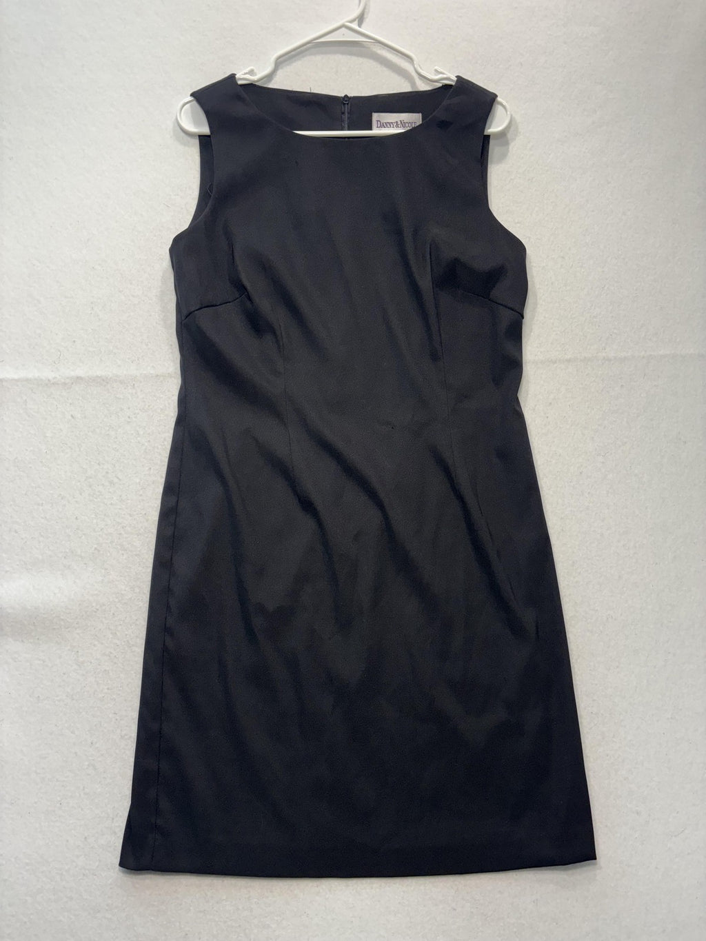 Danny & Nicole Dress Womens 10 Black Boat Neck Sleeveless Sheath Knee Length