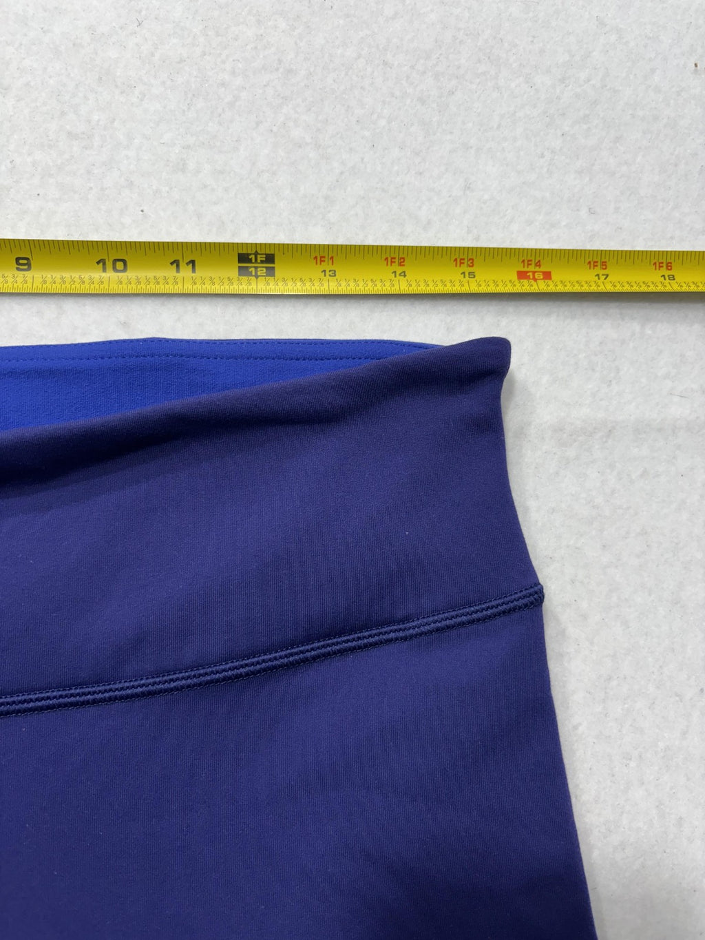 Lululemon Leggings Womens 10 Blue High Rise 22.5" Inseam Capri Yoga Stretch