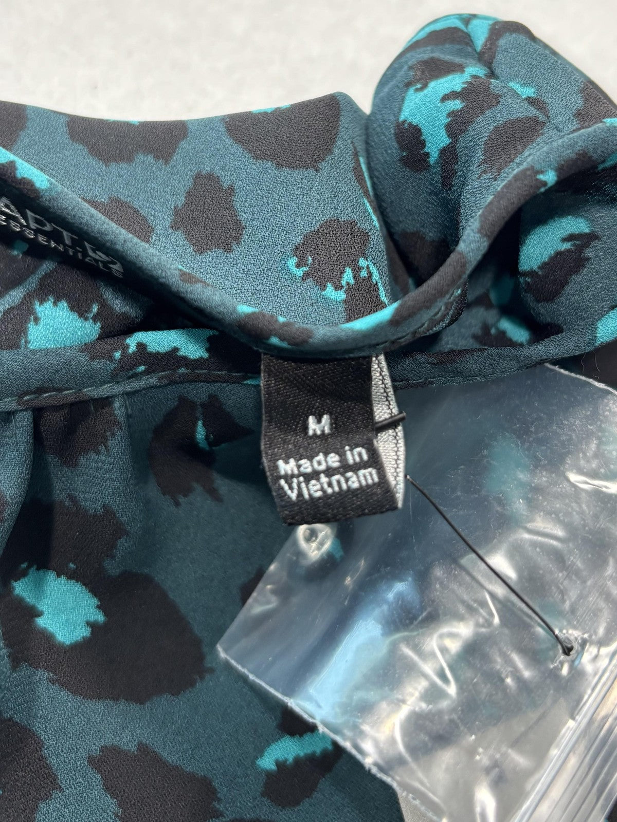 Apt. 9 Blouse Womens Medium Green Leopard Print Shirred Neck Sleeveless Top
