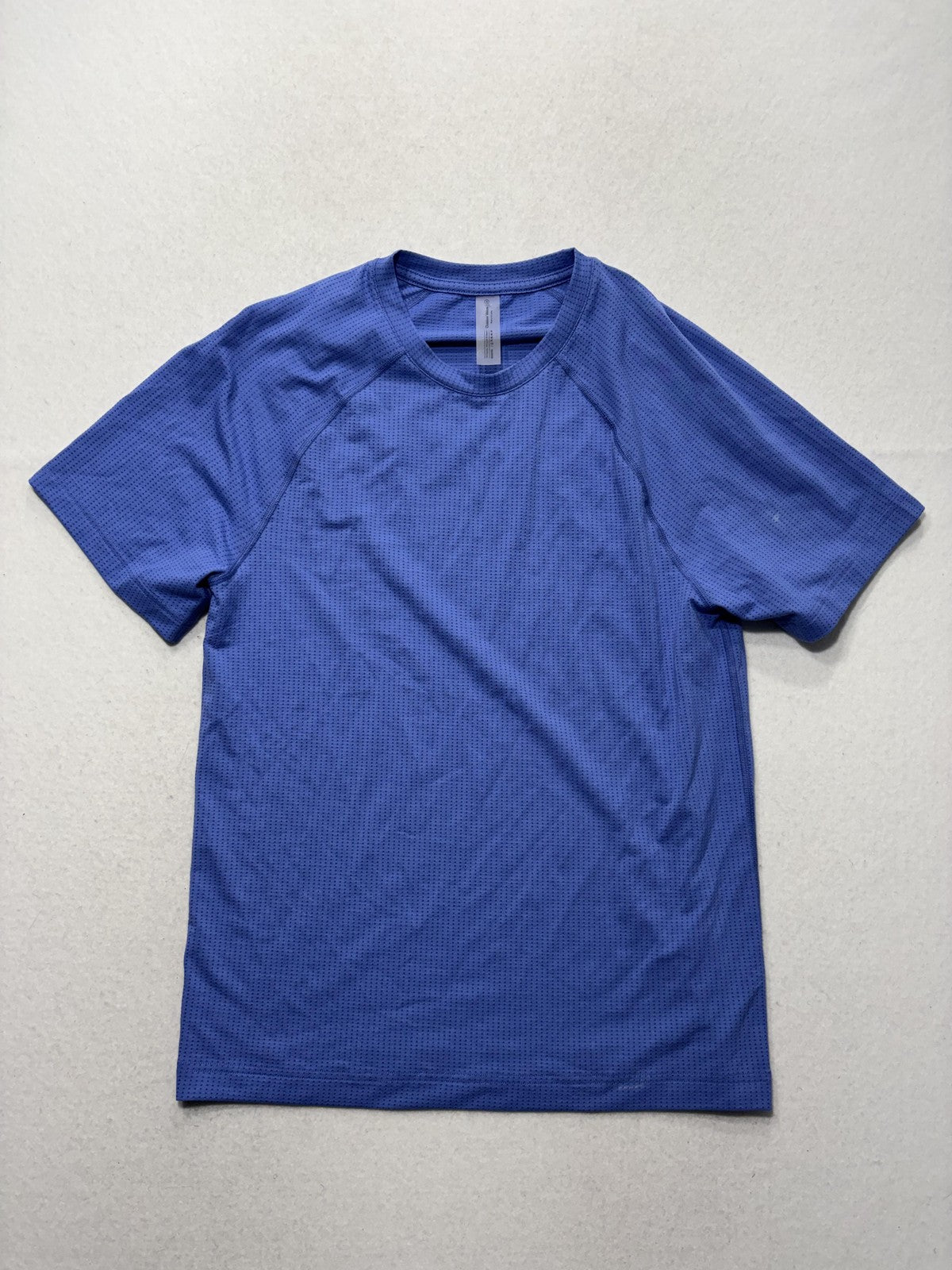 Outdoor Voices ThinkFast Shirt Mens XS Blue Mesh Short Sleeve Running Athletic