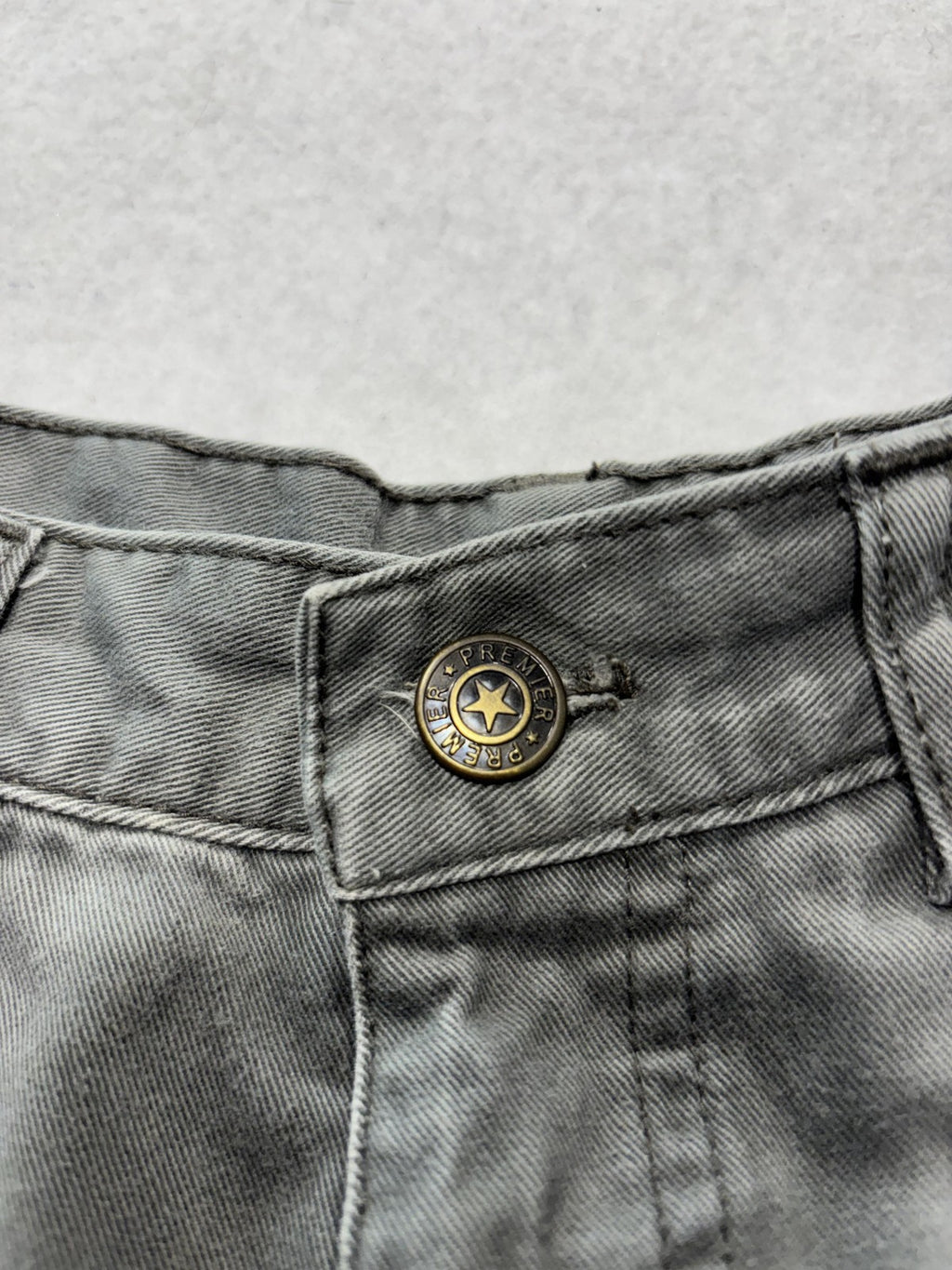 Premier International Shorts Womens 16 Gray Cargo Pleated Twill Relaxed RN67227