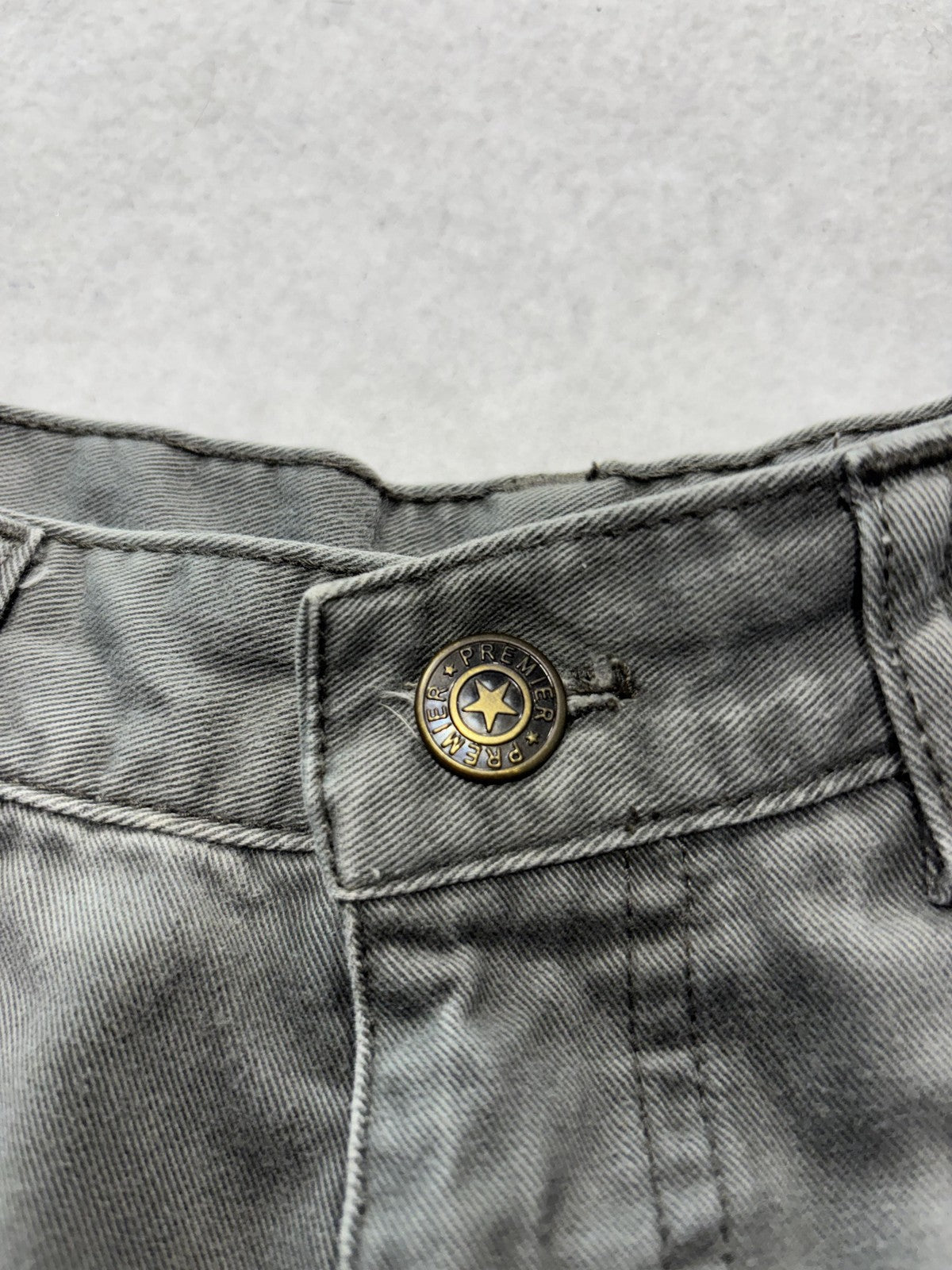 Premier International Shorts Womens 16 Gray Cargo Pleated Twill Relaxed RN67227