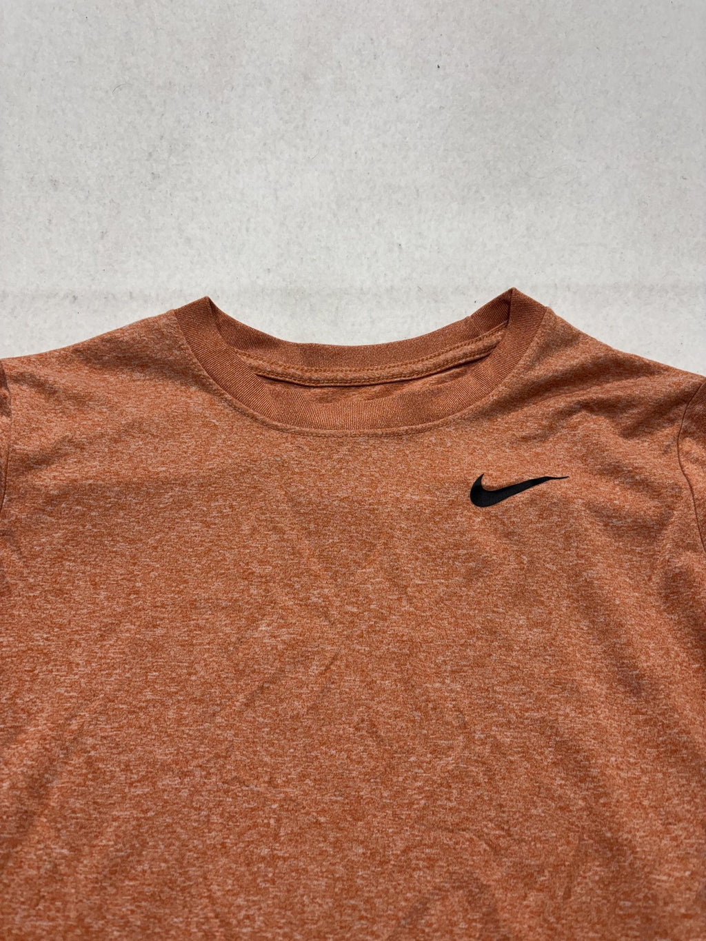 Nike Dri-FIT Shirt Mens Medium Orange The Nike Tee Short Sleeve Lightweight