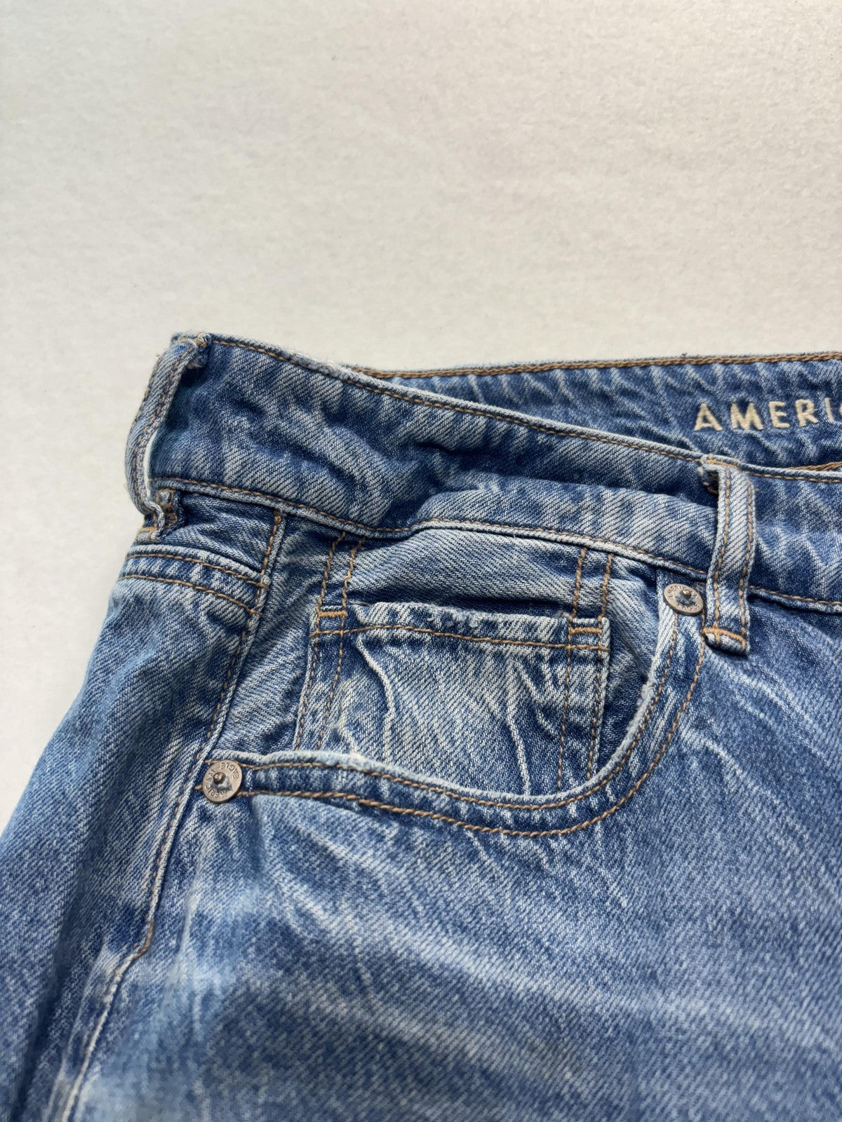 American Eagle Outfitters Tomgirl Jeans Womens 8 Medium Wash Distressed 32x28.5
