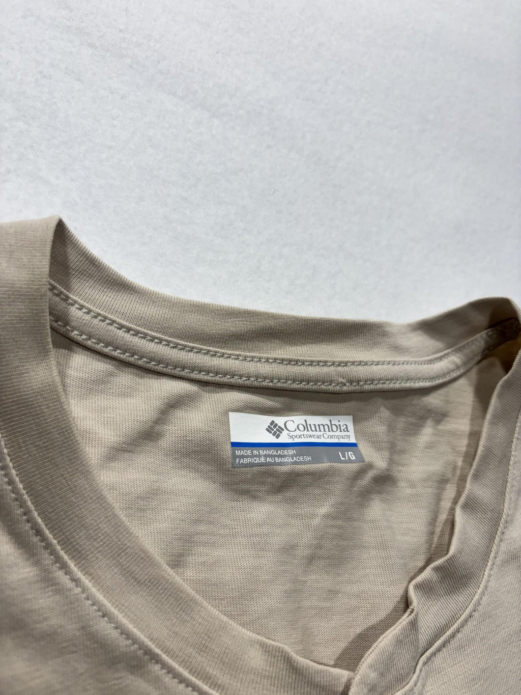 Columbia Shirt Mens Large Beige Short Sleeve Henley Logo T-Shirt Casual