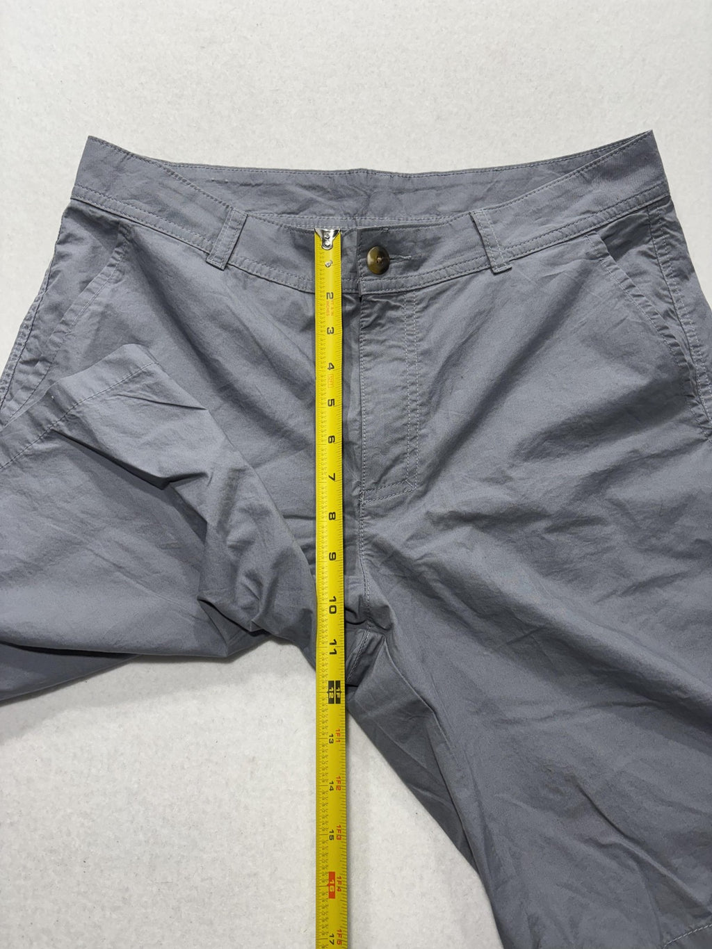 Columbia Chino Shorts Mens 32 Gray 10" Inseam Lined Lightweight Travel Casual
