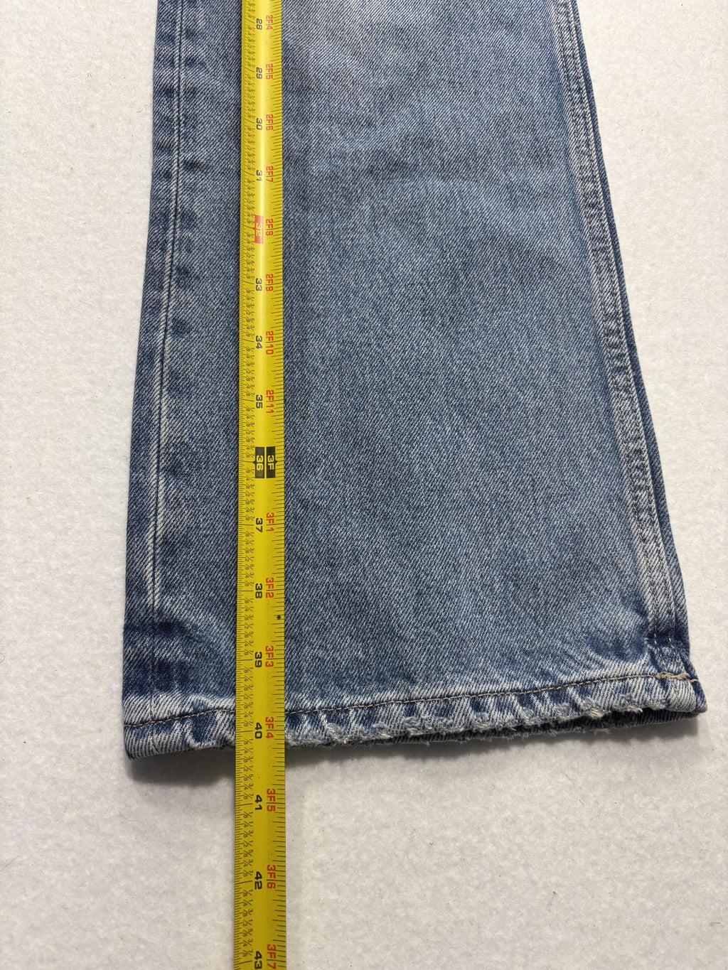 Zara Jeans Womens 2 Blue Medium Wash Straight Leg Mid Rise 24x30.5 Distressed