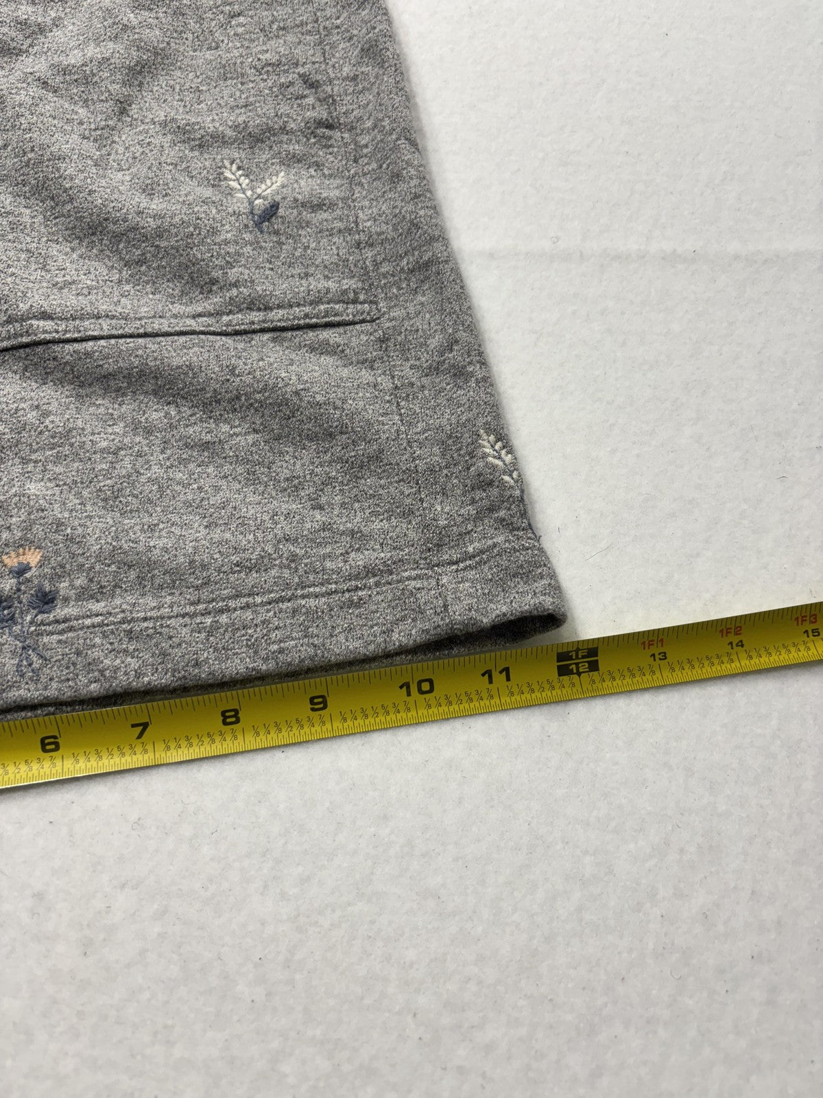 AG Sweat Shorts Womens Small Gray Embroidered Floral Knit Casual Elastic Waist