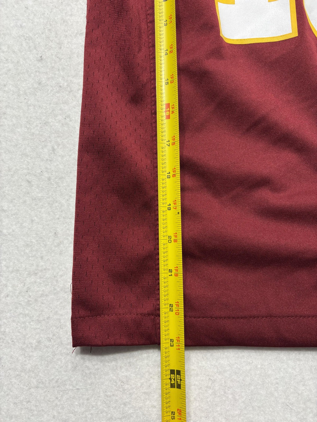 Washington Redskins Jersey Boys Medium Red NFL Football Nike Griffin III 10
