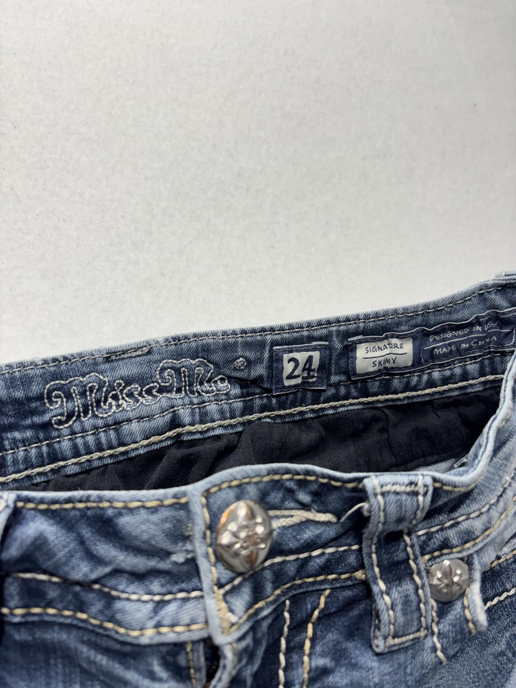 Miss Me Bermuda Shorts Womens 24 Blue Embroidered Rhinestone Denim Cuffed