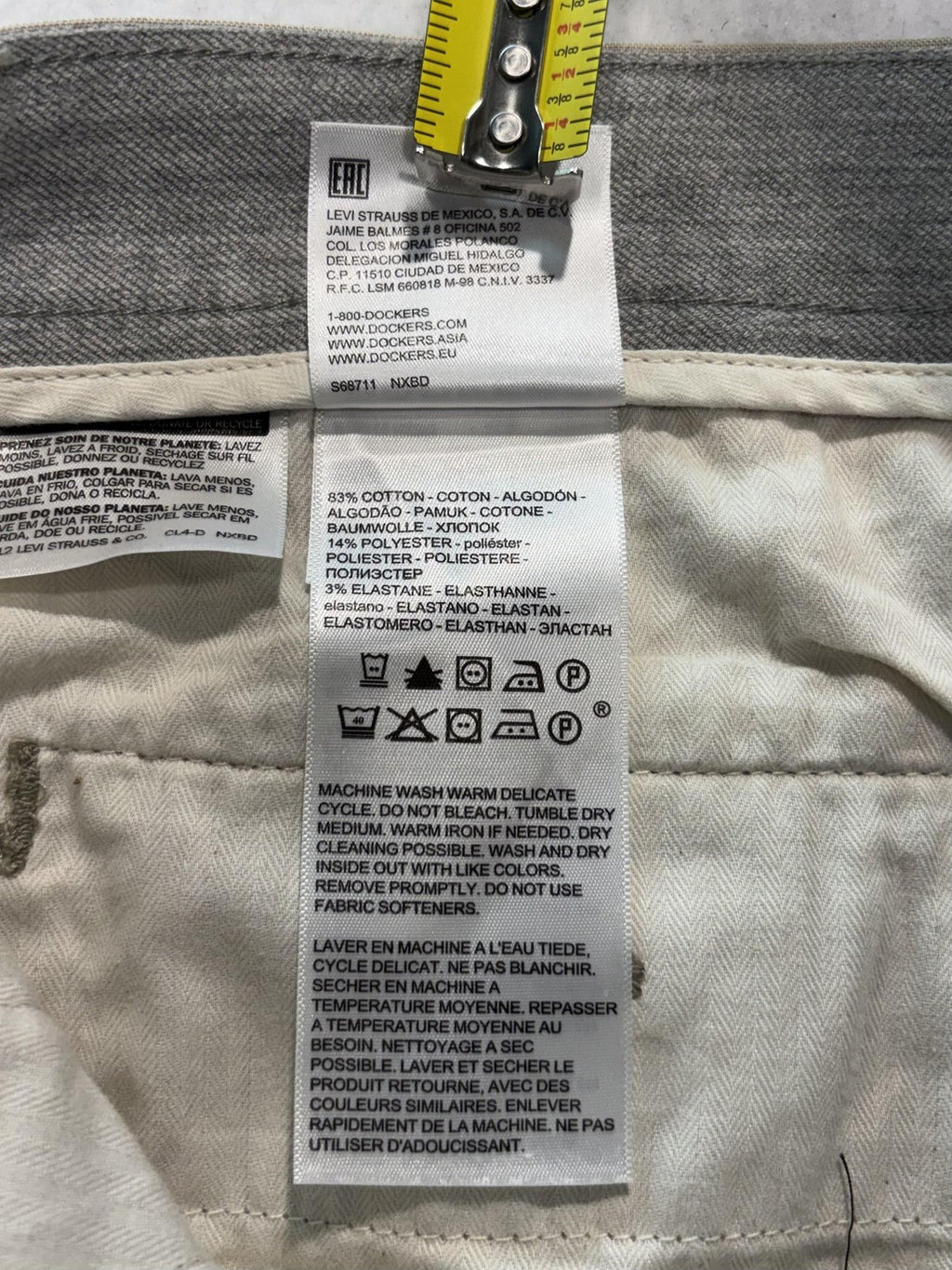 Dockers Chino Shorts Mens 38 Beige 8" Inseam Flex Comfort Stretch S96711