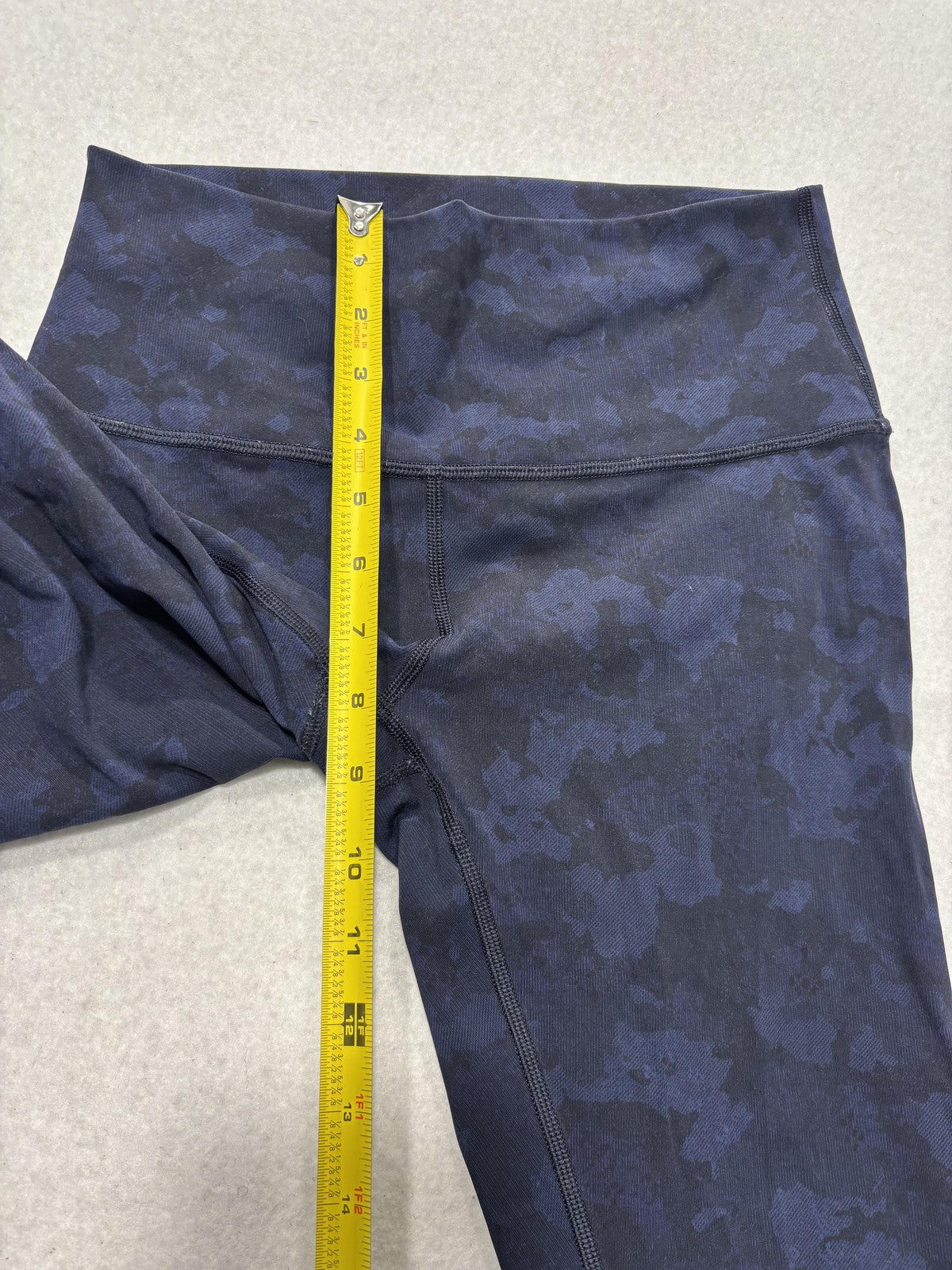 Lululemon Leggings Womens 4 Blue Camo High Rise 21.5" Inseam Capri Yoga Stretch
