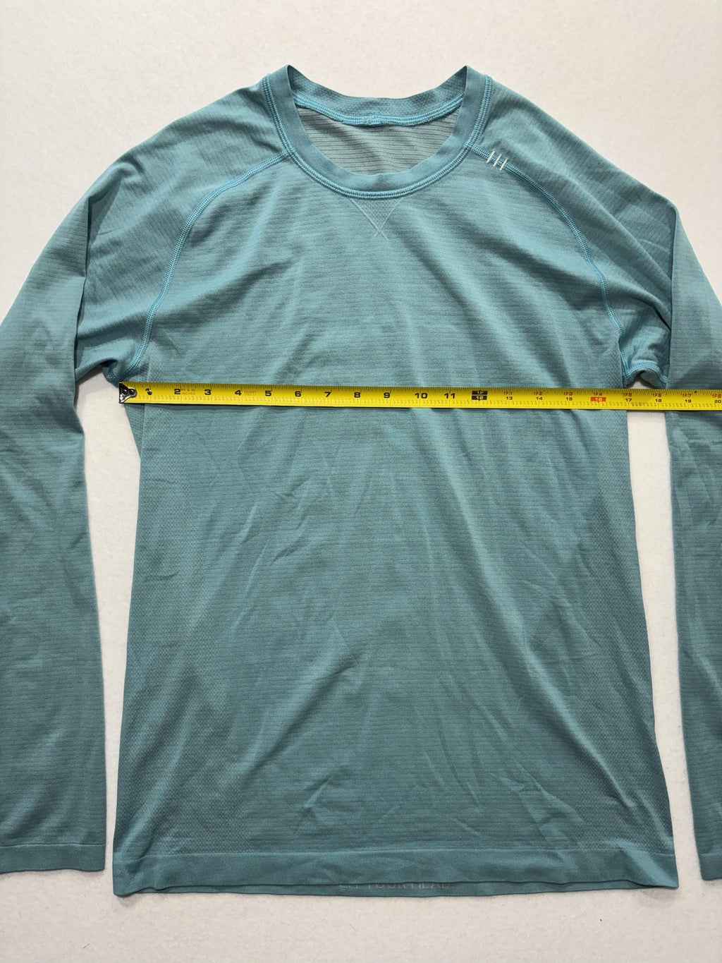 Lululemon Shirt Mens Medium Blue Long Sleeve Lightweight Running Athletic