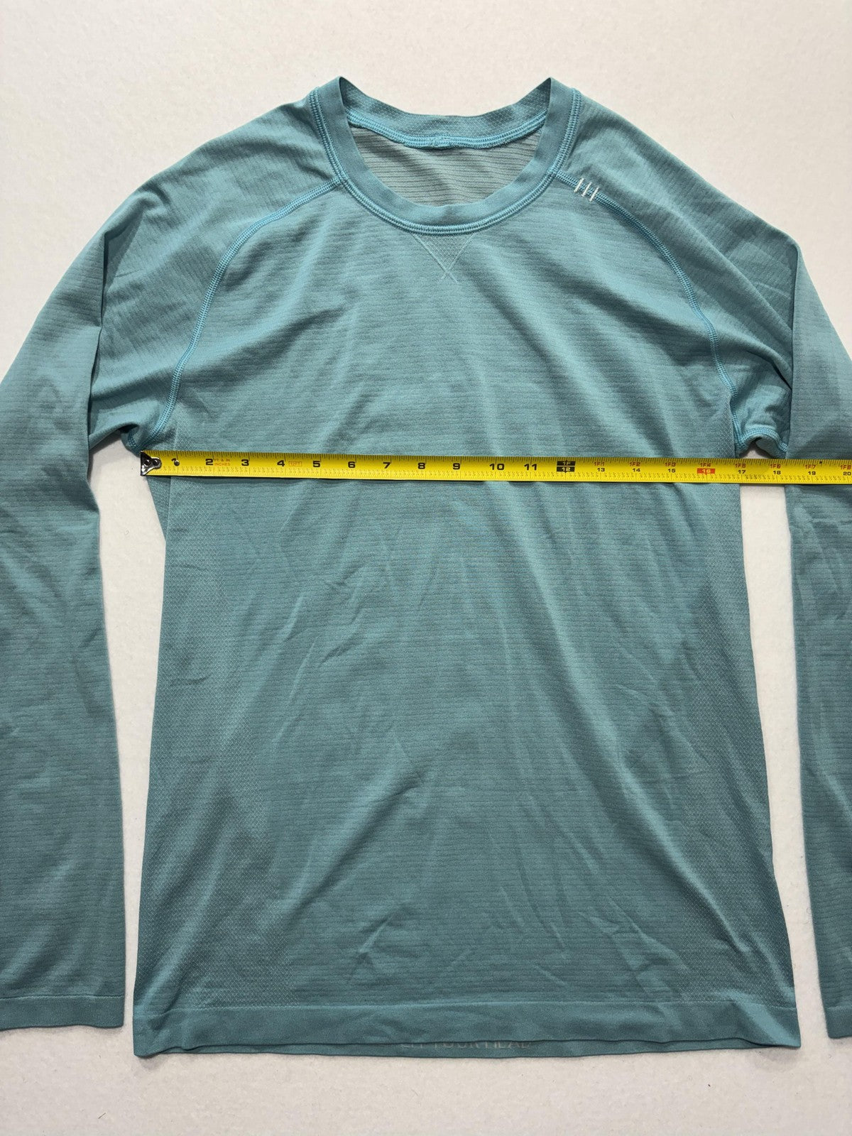 Lululemon Shirt Mens Medium Blue Long Sleeve Lightweight Running Athletic