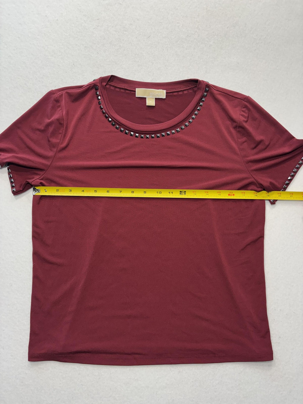 MICHAEL Michael Kors Top Womens Medium Red Studded Crew Neck Short Sleeve Tee