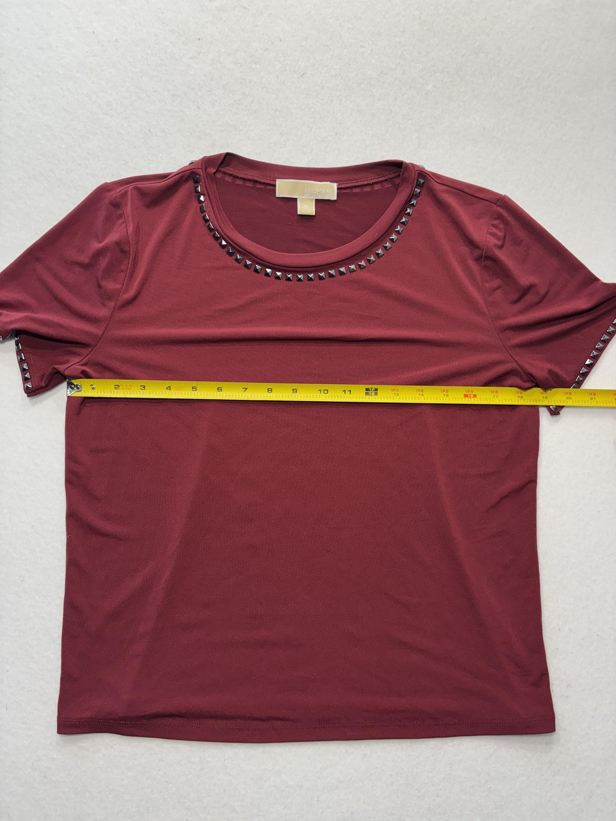 MICHAEL Michael Kors Top Womens Medium Red Studded Crew Neck Short Sleeve Tee