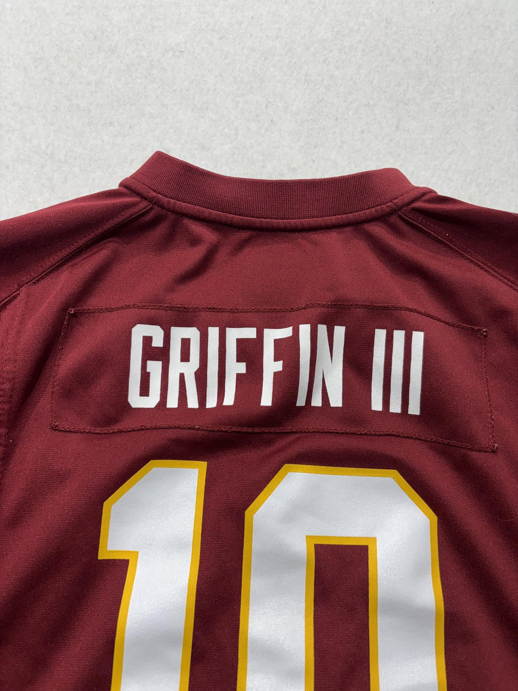 Washington Redskins Jersey Boys Medium Red NFL Football Nike Griffin III 10