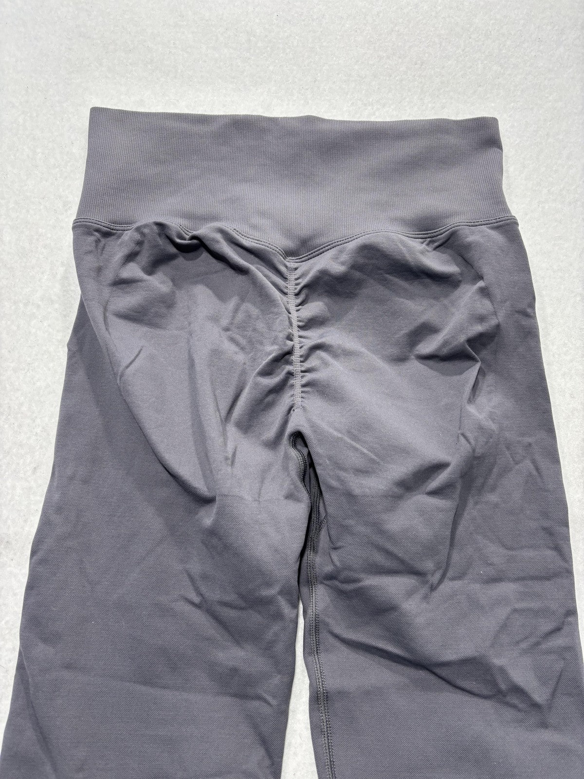 Unbranded Gray High Rise Ruched Back Shaping Leggings Womens Medium 24 Inseam