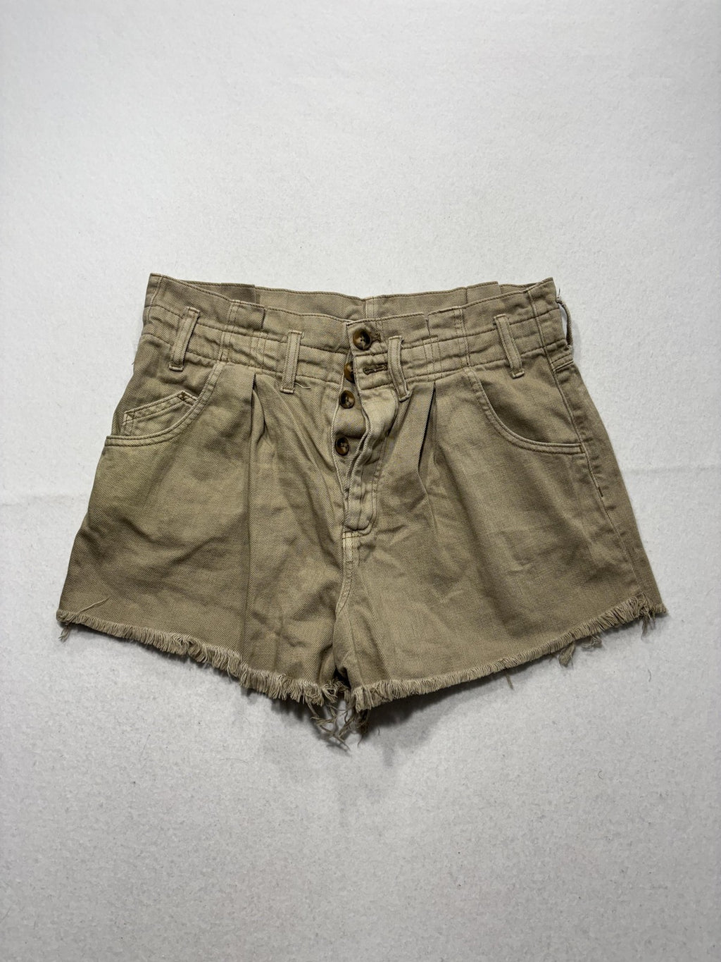 We The Free Shorts Womens Medium Beige Pleated Cut Off Frayed Button Fly Twill