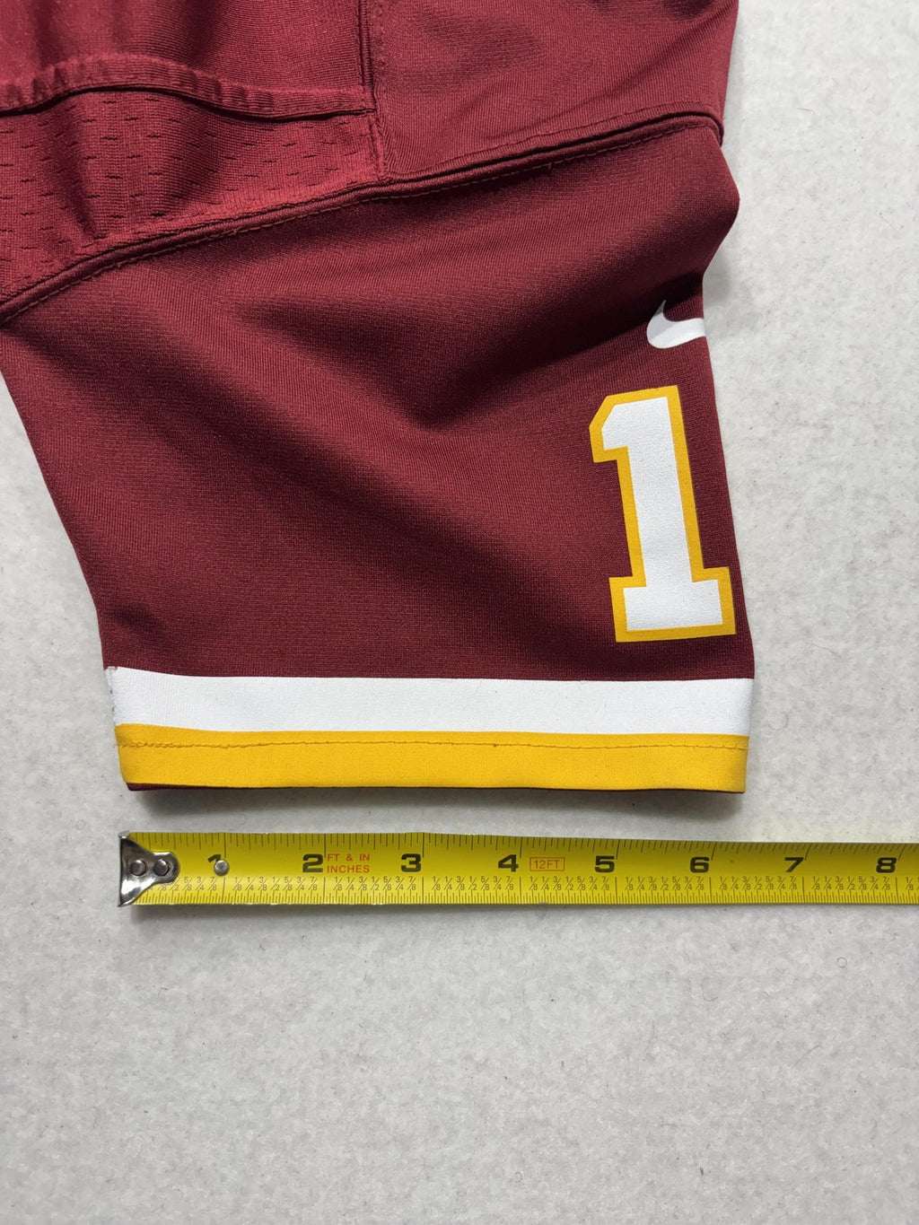 Washington Redskins Jersey Boys Medium Red NFL Football Nike Griffin III 10
