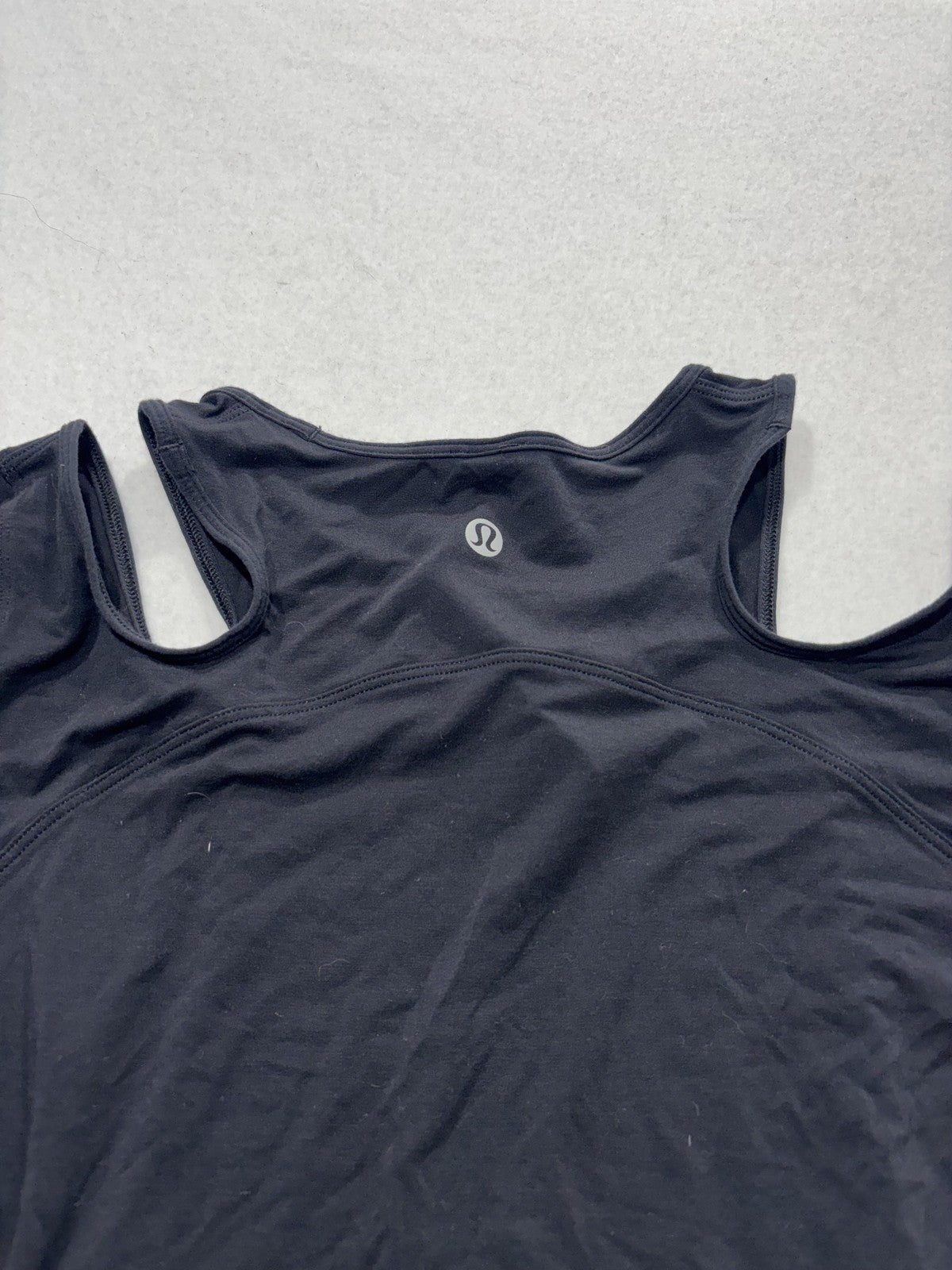 Lululemon Shirt Womens 4 Black Cold Shoulder Crew Neck Cropped Stretch Tee Top