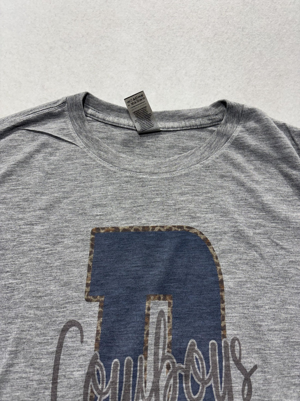 Gildan Shirt Mens Medium Gray D Cowboys Graphic Tee Performance Polyester Sports