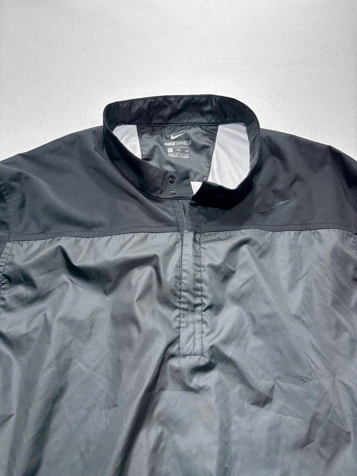 Nike Shield Windbreaker Jacket Mens 2XL Black Pullover Stand Collar Running