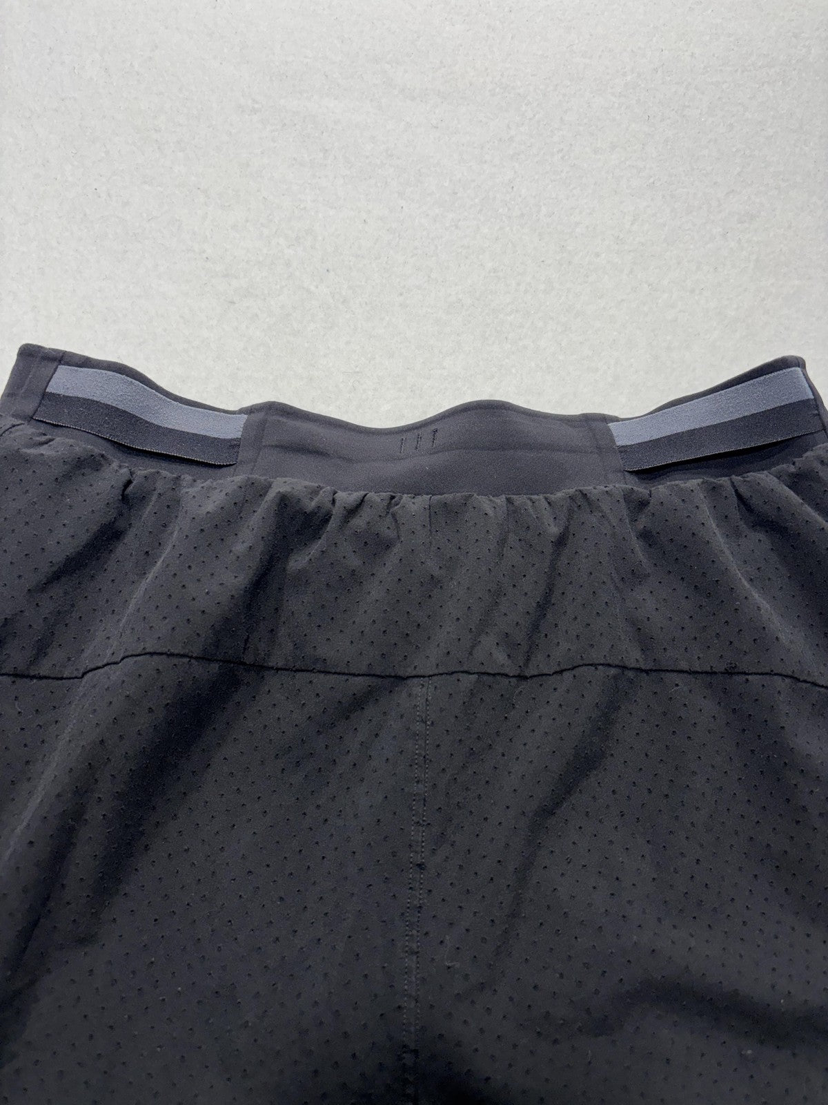 Lululemon Shorts Mens Small Black 7" Inseam Running Lightweight Lined Athletic