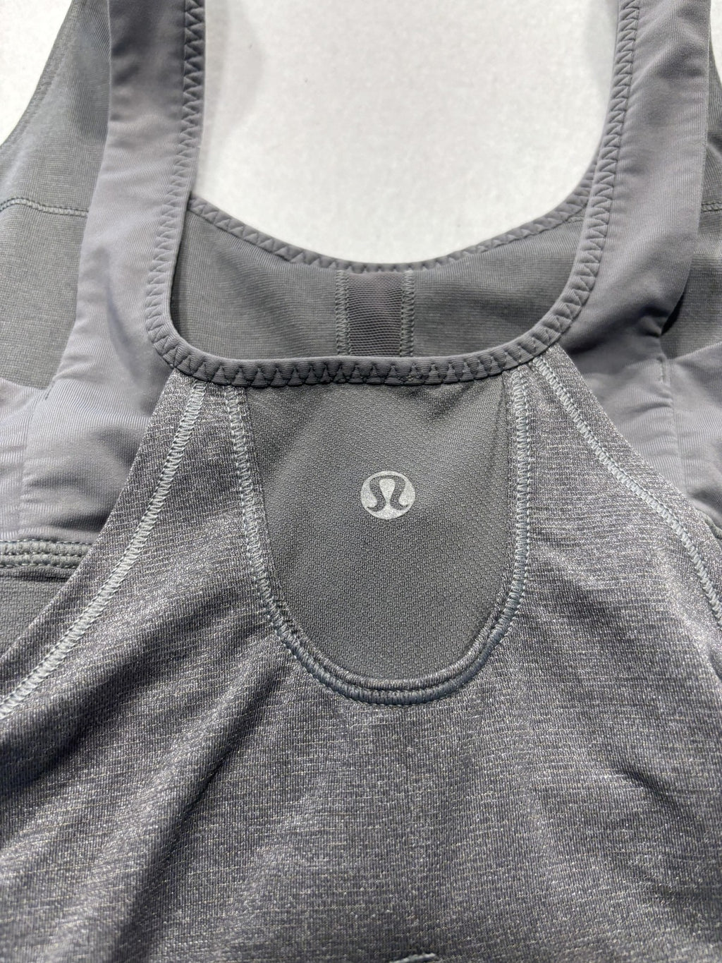 Lululemon Tank Womens Small Gray Scoop Neck Built In Bra Drawcord Hem Yoga Top