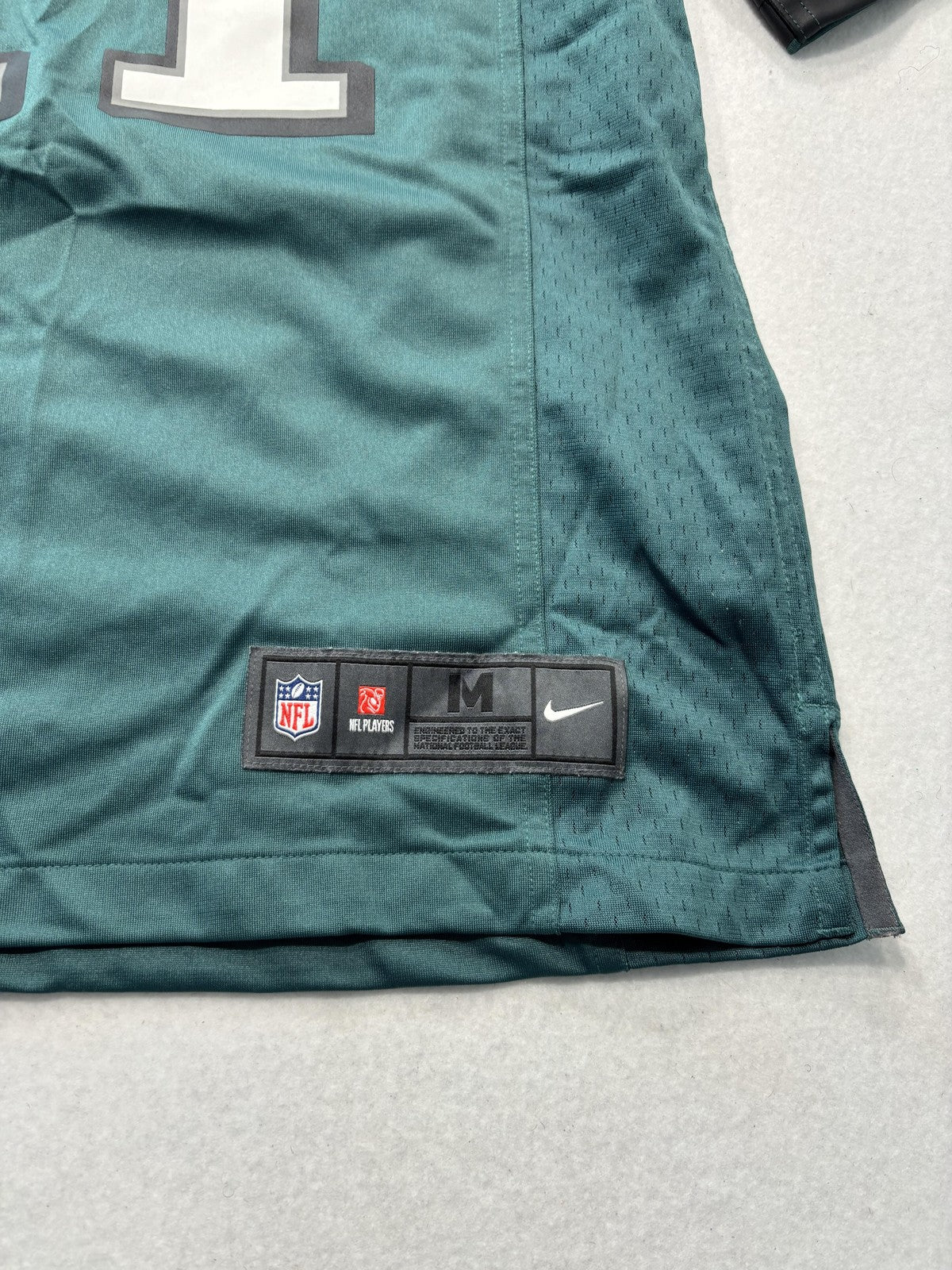Philadelphia Eagles Jersey Mens Medium Green NFL Football Nike Carson Wentz 11