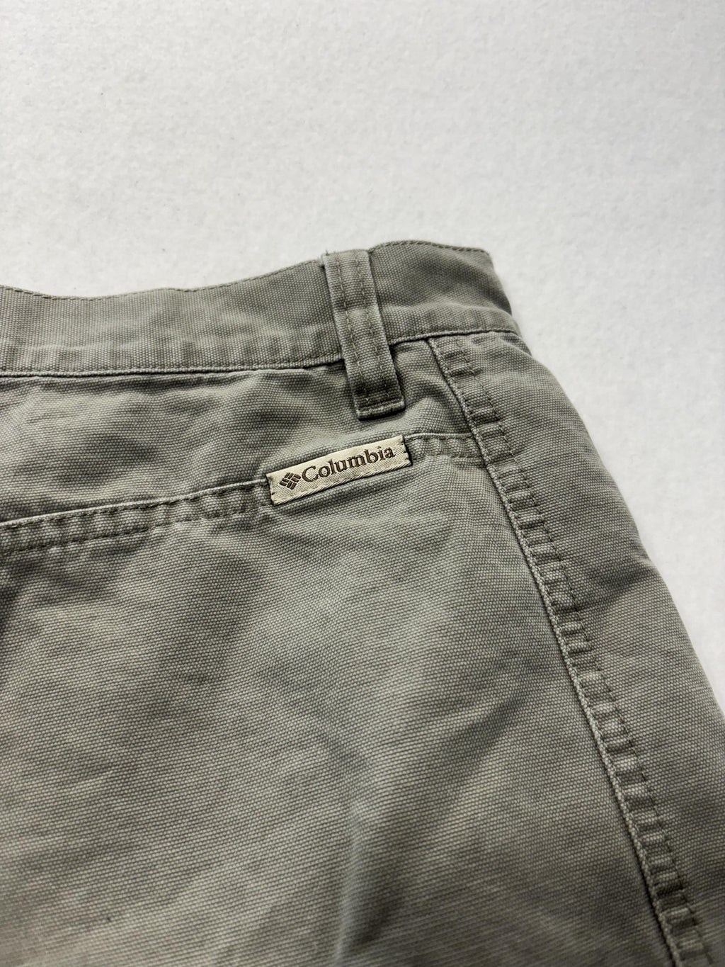 Vintage Columbia Shorts Womens 12 Green Twill Chino 6 Inseam Hiking Casual